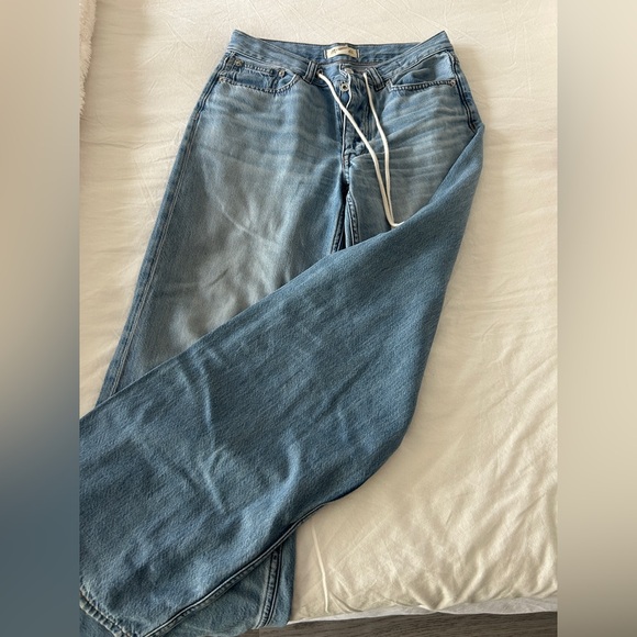 Madewell Low Slung Baggy Jeans: Airy Denim Edition - Picture 7 of 12